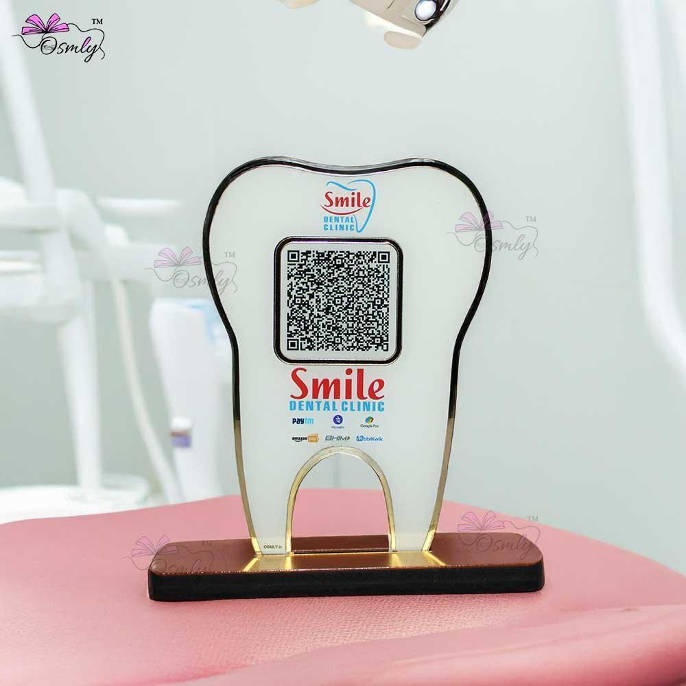 uniqueacrylicToothShapeUPIQRStand - OSMLY