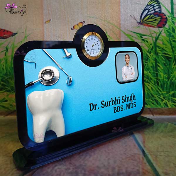 OSMLY Dentist Analogue Clock Table Top from OSMLY Name Plate