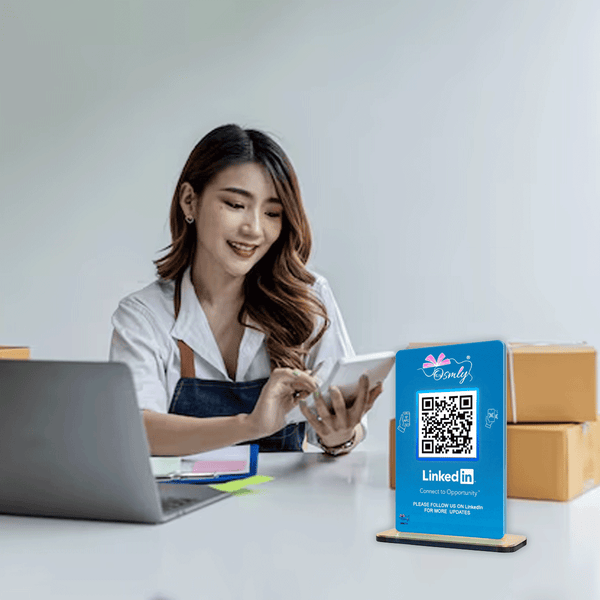 NFC Enabled LinkedIn QR Stand
